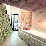شقة Eclectic Maisonette In لوكا