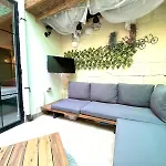 شقة Eclectic Maisonette In *