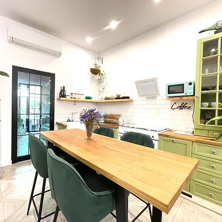 Eclectic Maisonette In Luqa