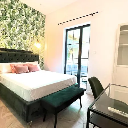 Apartmán Eclectic Maisonette In