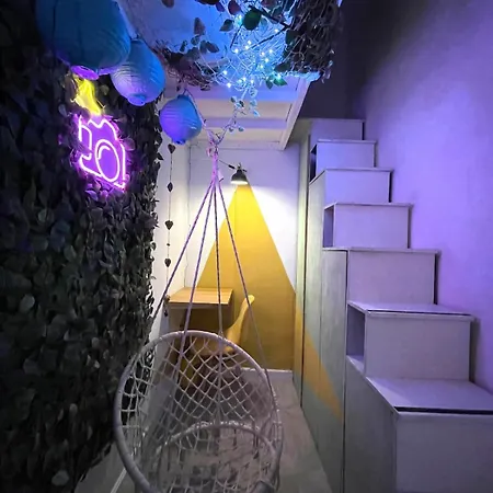 Апартаменты Eclectic Maisonette In
