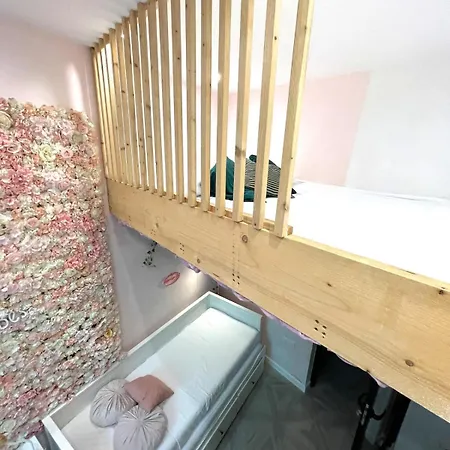 Eclectic Maisonette In Апартаменты Лука