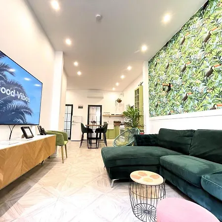 Eclectic Maisonette In Appartement