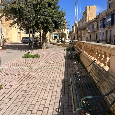 Eclectic Maisonette In Appartement Luqa