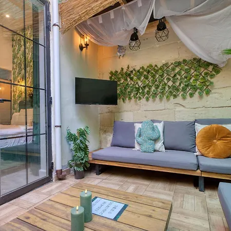 Eclectic Maisonette In Luqa