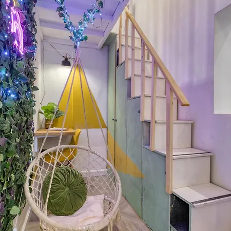 Eclectic Maisonette In Appartement *