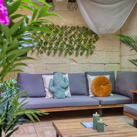 Eclectic Maisonette In