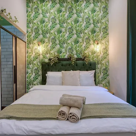 Appartement Eclectic Maisonette In *