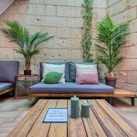 Eclectic Maisonette In *