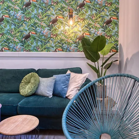 Appartement Eclectic Maisonette In *