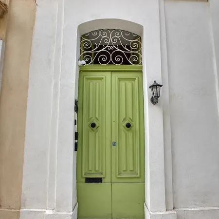 Appartement Eclectic Maisonette In *