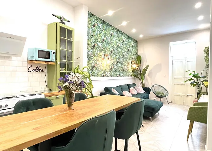 Eclectic Maisonette In Luqa