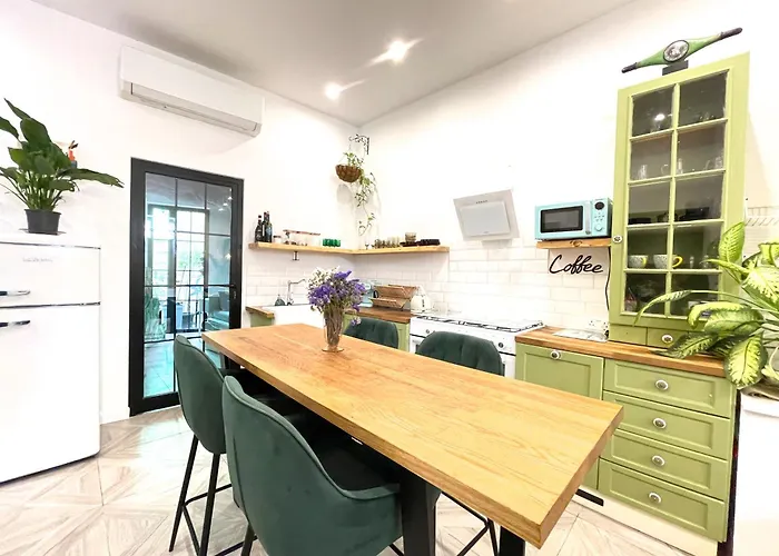 Eclectic Maisonette In Luqa