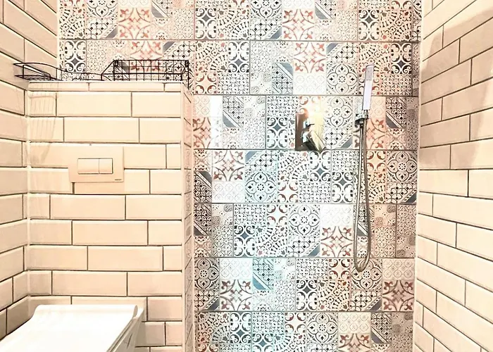 Eclectic Maisonette In Luqa